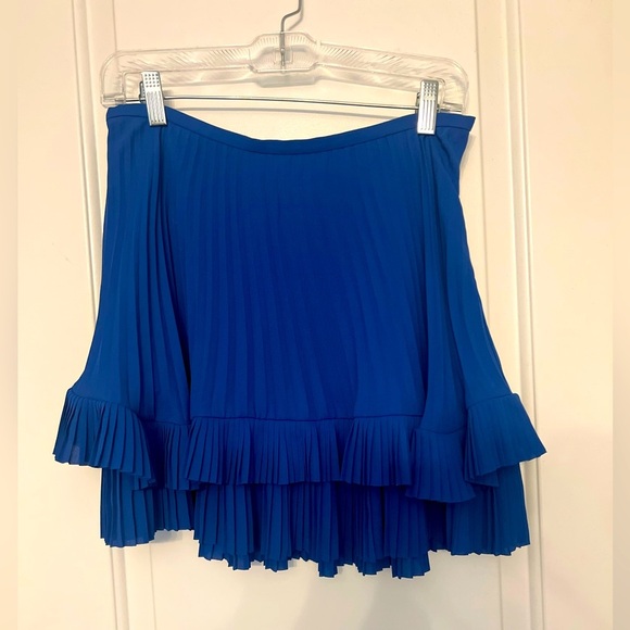 Banana Republic Mini Skirt | 2 - Picture 3 of 4